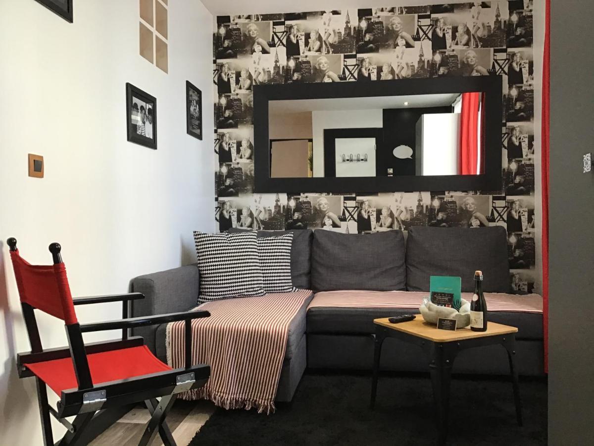 Cinéma Vidéo-projecteur Et Garage Hébergement de vacances Honfleur